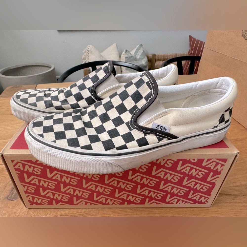 Vans Classic Slip On CheckerBoard Shoes ( UNISEX) Women’s 10 Men’s 8.5